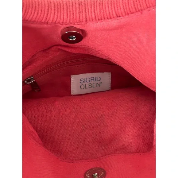 Sigrid Olsen Handcrafted Coral Crochet Tote Wooden Handles Resort Bag Lined NWT - Picture 15 of 16